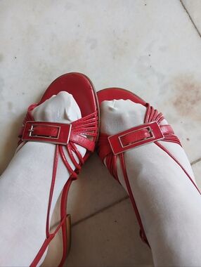 Bruno Magli Red Strappy Buckle Sandals 5 Exlnt